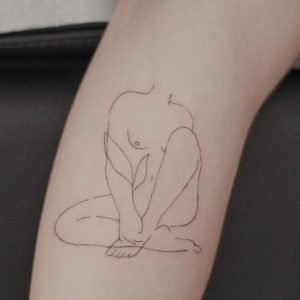 tatuajes minimalistas zaragoza (1) chica tatuaje minimalista zaragoza